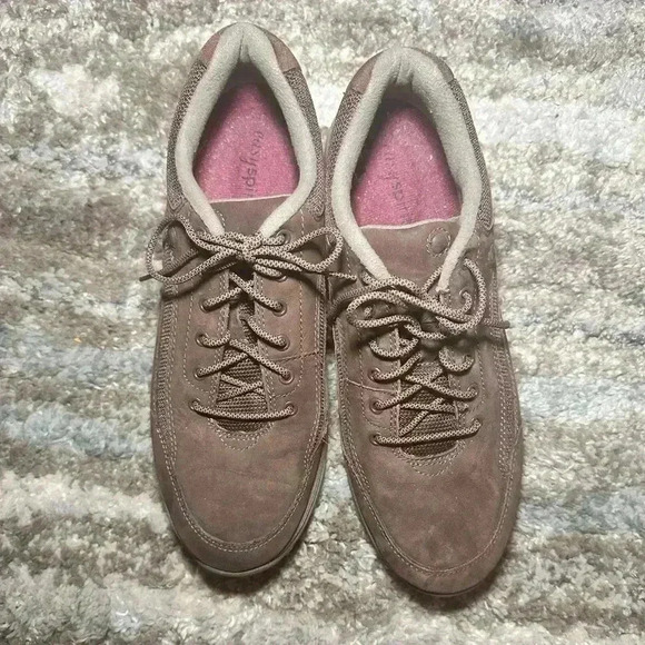 Easy spirit Women’s Brown Casual Sneakers, Size 9 - Lightly Used - Picture 2 of 7